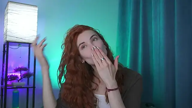 foxy cute4you online show from April 7, 2026, 7:25 pm