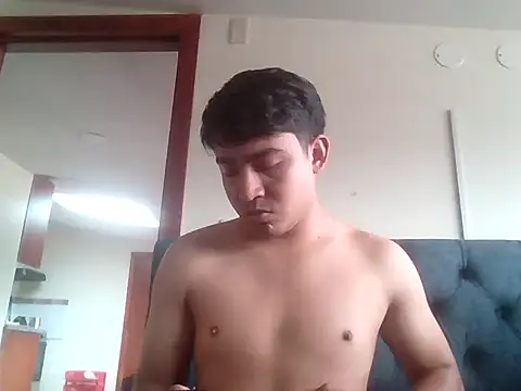 Snapshot of augustboyy chatting on November 17, 2025, 2:45 pm augustboyy online show from November 17, 2025, 2:45 pm