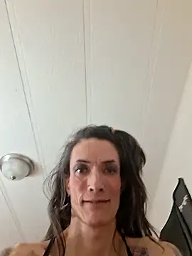 Snapshot of MaitressePomme3 chatting on December 15, 2025, 11:42 pm MaitressePomme3 online show from December 15, 2025, 11:42 pm