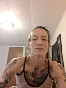 Snapshot of MaitressePomme3 chatting on December 16, 2025, 11:48 am MaitressePomme3 online show from December 16, 2025, 11:48 am