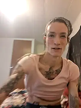 Snapshot of MaitressePomme3 chatting on January 7, 2026, 12:35 am MaitressePomme3 online show from January 7, 2026, 12:35 am