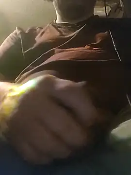 julioagc12 online show from November 22, 2025, 3:27 am