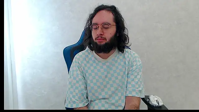 eren jaeger2000 online show from June 2, 2026, 2:46 am
