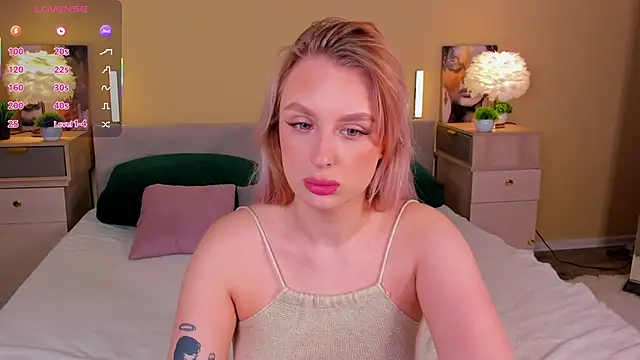 KiraRuiz online show from February 3, 2026, 1:04 am