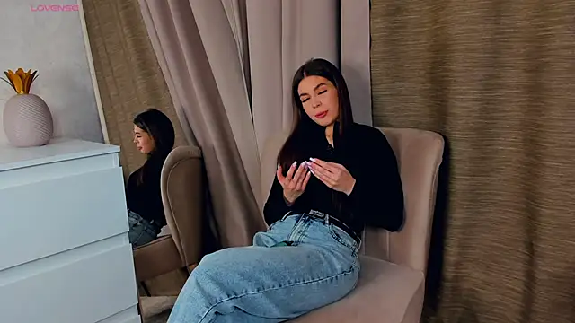 Snapshot of AnetteGamrath chatting on November 18, 2025, 3:27 pm AnetteGamrath online show from November 18, 2025, 3:27 pm