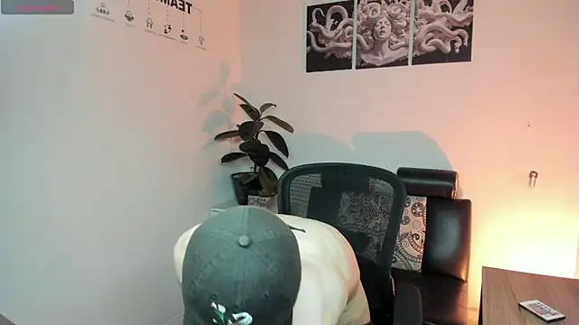 James Adams 01 online show from December 19, 2025, 12:45 pm