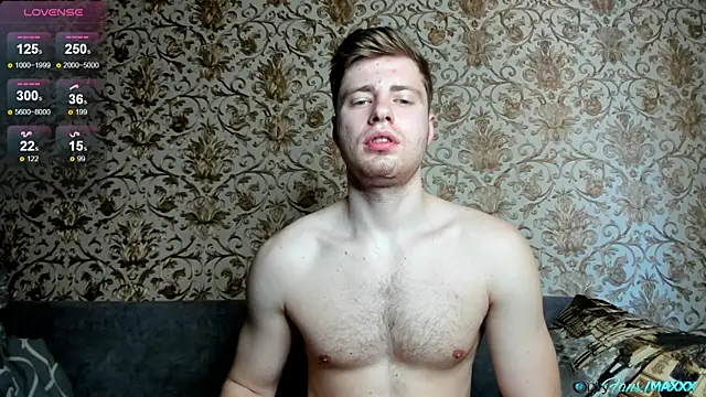 Maxhornyblondieman online show from April 16, 2026, 8:04 am