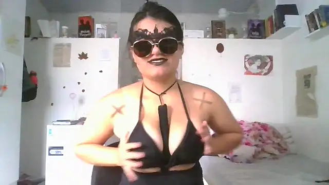 Snapshot of Satanatrix chatting on March 19, 2026, 6:23 pm Satanatrix online show from March 19, 2026, 6:23 pm