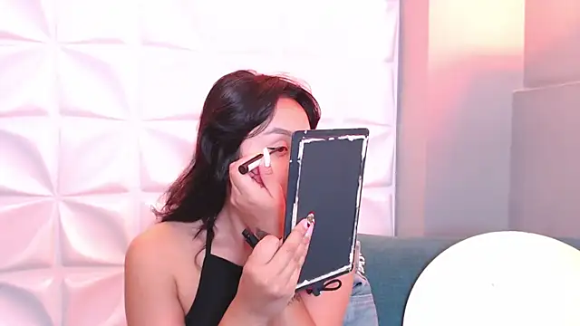 HorneyyQueen online show from November 29, 2025, 12:52 pm