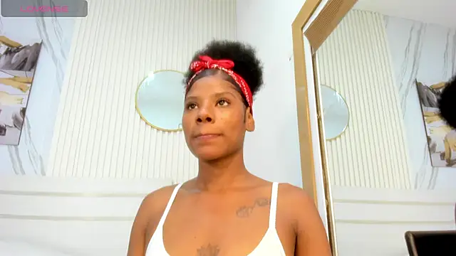 Snapshot of Afro_Luna chatting on July 16, 2026, 11:27 am Afro Luna online show from July 16, 2026, 11:27 am