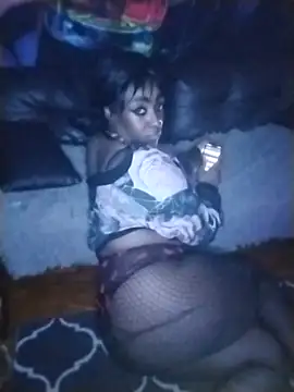 VenezuelaLuxeNoir online show from February 25, 2026, 8:02 am