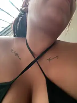 ArielleMillerr- online show from May 27, 2026, 5:21 pm