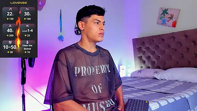 Snapshot of blorelopez chatting on February 14, 2026, 2:14 pm blorelopez online show from February 14, 2026, 2:14 pm