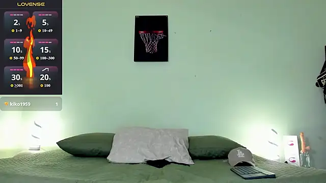 Snapshot of blorelopez chatting on March 26, 2026, 12:55 pm blorelopez online show from March 26, 2026, 12:55 pm