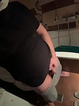 Locotre22 online show from December 4, 2025, 5:28 am