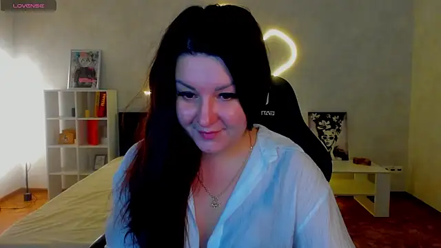 still  her online show from November 27, 2025, 1:07 am