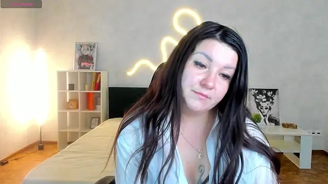 still  her online show from December 4, 2025, 1:04 am