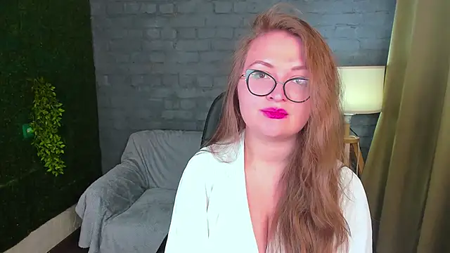 Mary Klay online show from November 18, 2025, 4:22 pm