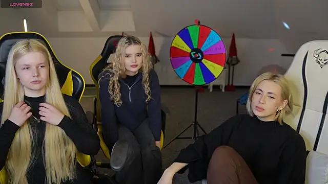 Kara cat online show from December 5, 2025, 3:30 pm