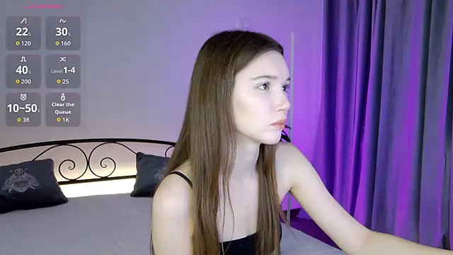 NicoletteBean online show from November 22, 2025, 6:56 am