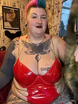 DamagedGoddessX online show from December 1, 2025, 3:39 pm