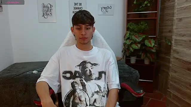 DraxBlade09 online show from April 4, 2026, 3:53 pm