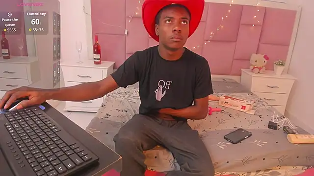 Snapshot of NoahJhonson69 chatting on November 27, 2025, 6:32 pm NoahJhonson69 online show from November 27, 2025, 6:32 pm