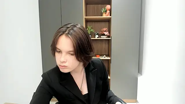 Snapshot of AlesiaYonke chatting on November 21, 2025, 9:41 am AlesiaYonke online show from November 21, 2025, 9:41 am