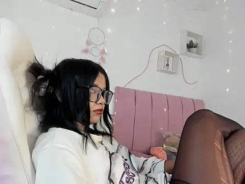 Snapshot of Luna_lexy04 chatting on May 2, 2026, 4:39 am Luna lexy04 online show from May 2, 2026, 4:39 am