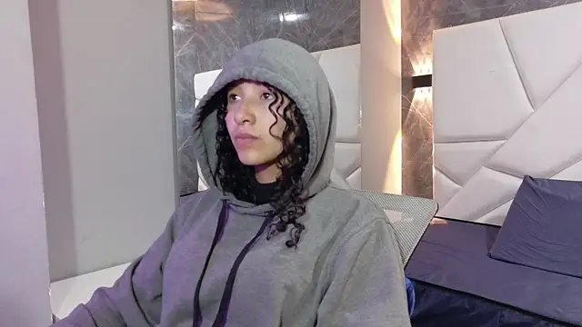 pettymoon1 online show from December 20, 2025, 3:41 pm