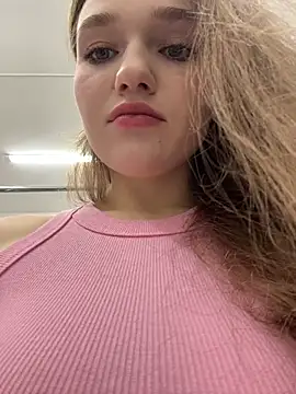 Snapshot of RussianWoman chatting on February 17, 2026, 3:03 am RussianWoman online show from February 17, 2026, 3:03 am