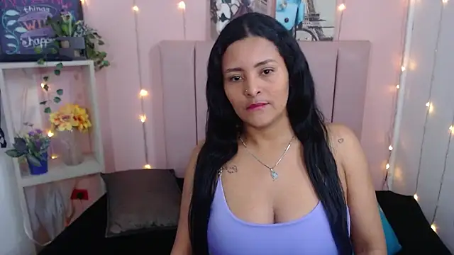 Snapshot of cristal_bianchi chatting on November 19, 2025, 3:56 pm cristal bianchi online show from November 19, 2025, 3:56 pm