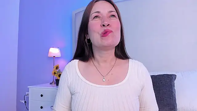 helen larkin online show from February 24, 2026, 7:34 pm