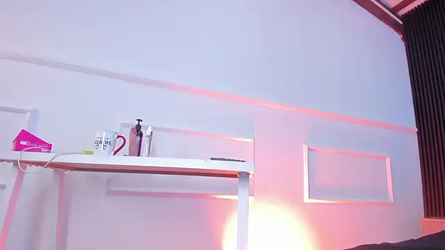 Snapshot of Sienarosewood chatting on February 13, 2026, 3:57 am Sienarosewood online show from February 13, 2026, 3:57 am