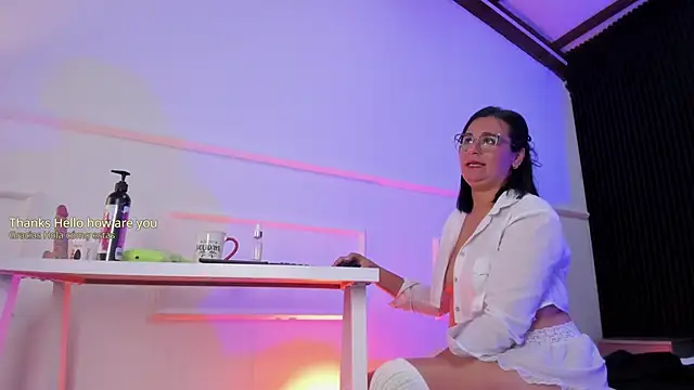 Snapshot of Sienarosewood chatting on February 19, 2026, 4:08 am Sienarosewood online show from February 19, 2026, 4:08 am