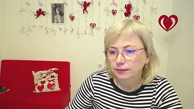 LaurenWishy online show from February 1, 2026, 6:01 am