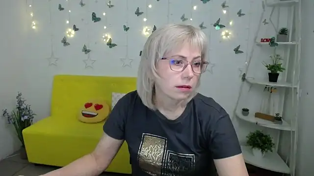 LaurenWishy online show from March 15, 2026, 5:57 am