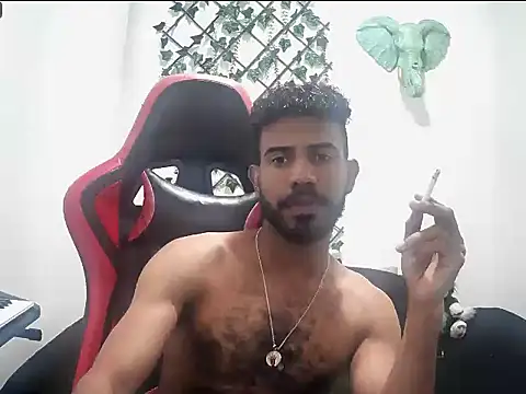 alberthot11 online show from November 28, 2025, 4:04 am