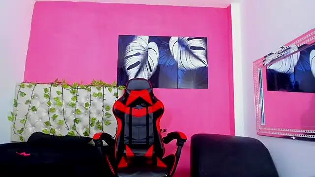 MiaAndTeylor online show from November 20, 2025, 7:24 pm