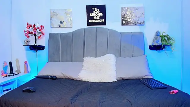 Maddy  Jones online show from January 10, 2026, 7:48 pm