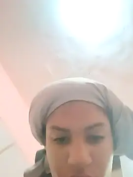 srta esther online show from November 19, 2025, 4:45 am