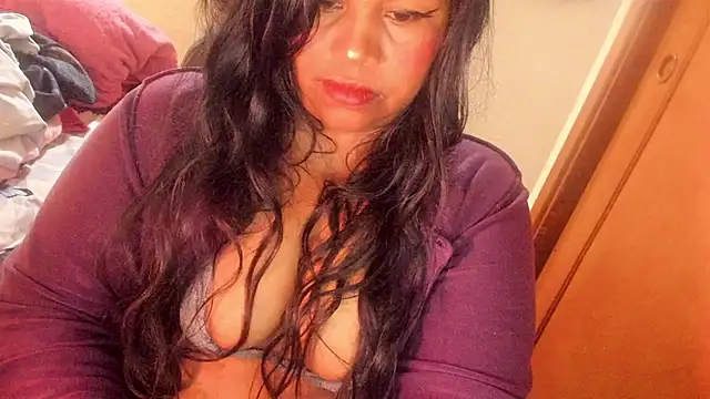 Snapshot of ebonycamelia chatting on June 19, 2026, 7:28 pm ebonycamelia online show from June 19, 2026, 7:28 pm