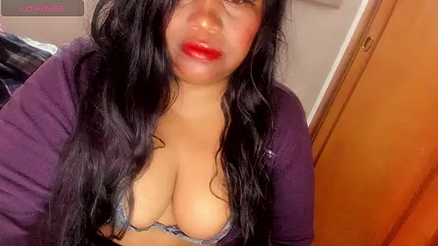 Snapshot of ebonycamelia chatting on July 8, 2026, 10:09 am ebonycamelia online show from July 8, 2026, 10:09 am