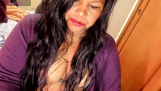 Snapshot of ebonycamelia chatting on July 11, 2026, 9:49 pm ebonycamelia online show from July 11, 2026, 9:49 pm