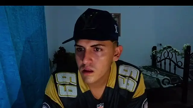 Snapshot of yan-l18 chatting on November 20, 2025, 2:56 am yan-l18 online show from November 20, 2025, 2:56 am