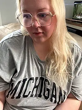 Snapshot of Kennaknox chatting on January 11, 2026, 4:34 pm Kennaknox online show from January 11, 2026, 4:34 pm