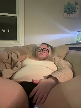 Snapshot of Kennaknox chatting on February 8, 2026, 2:37 am Kennaknox online show from February 8, 2026, 2:37 am