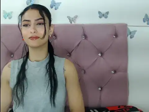 Snapshot of Isardrigue02 chatting on December 4, 2025, 6:12 am Isardrigue02 online show from December 4, 2025, 6:12 am