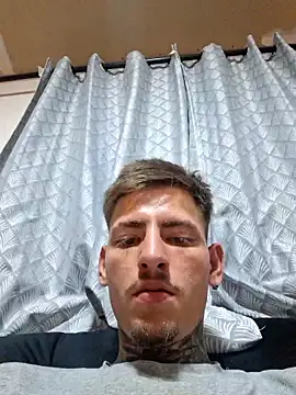 Snapshot of Artur386383 chatting on February 15, 2026, 12:29 am Artur386383 online show from February 15, 2026, 12:29 am