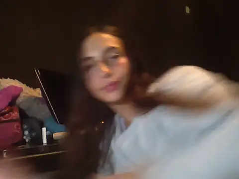 MilaFernandez online show from November 28, 2025, 3:31 am